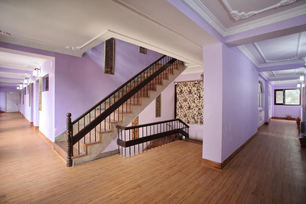 Hotel Ibni Kabeer Srīnagar Buitenkant foto
