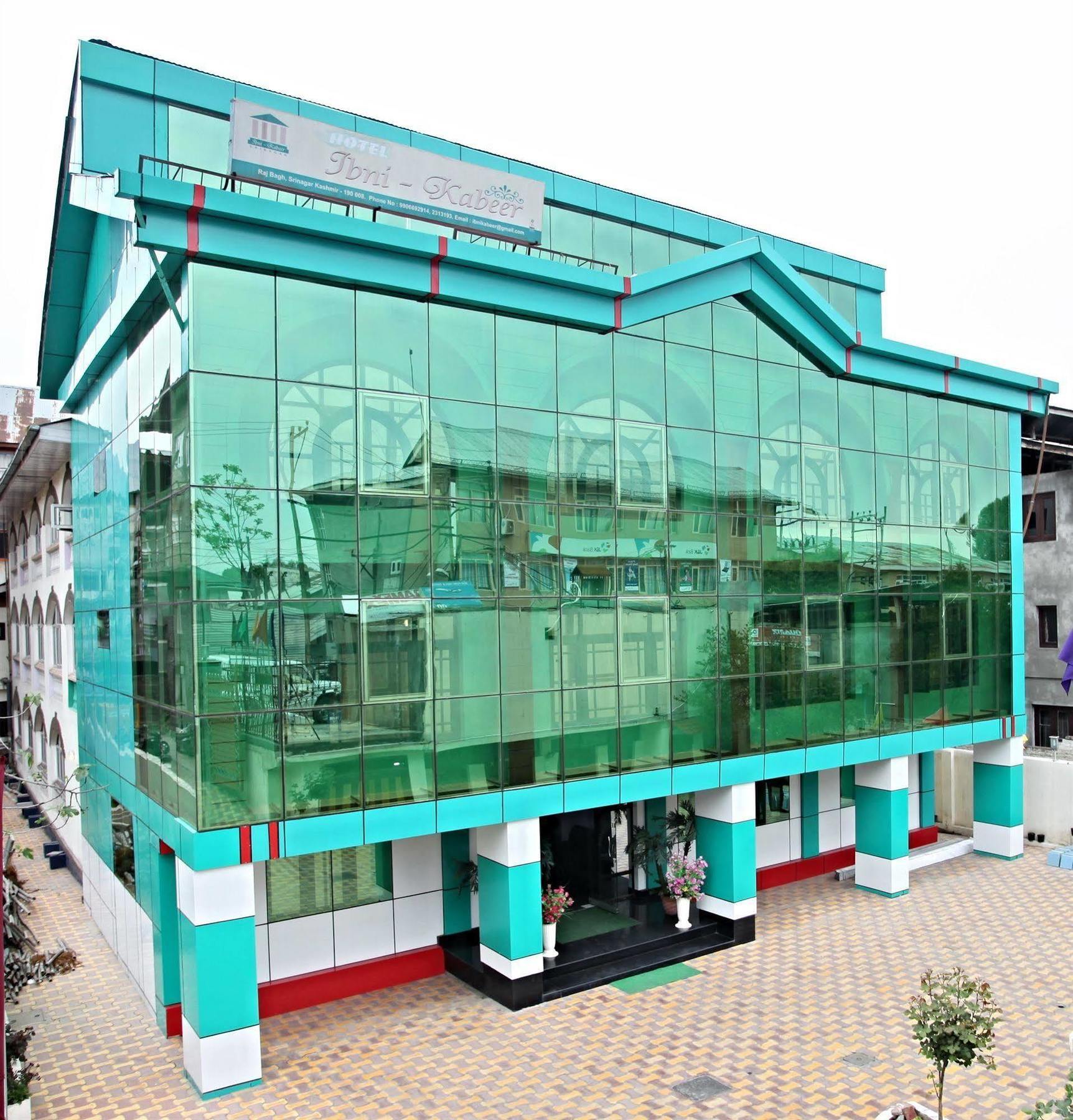 Hotel Ibni Kabeer Srīnagar Buitenkant foto