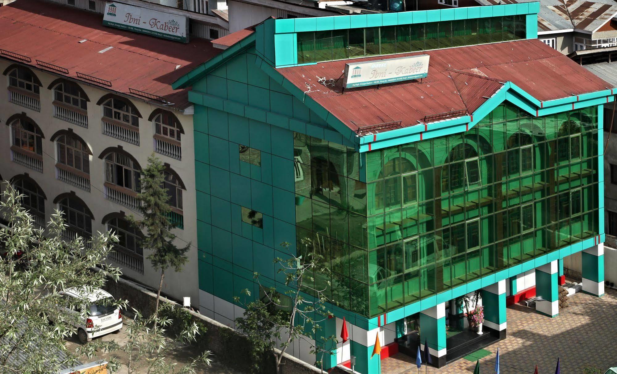 Hotel Ibni Kabeer Srīnagar Buitenkant foto